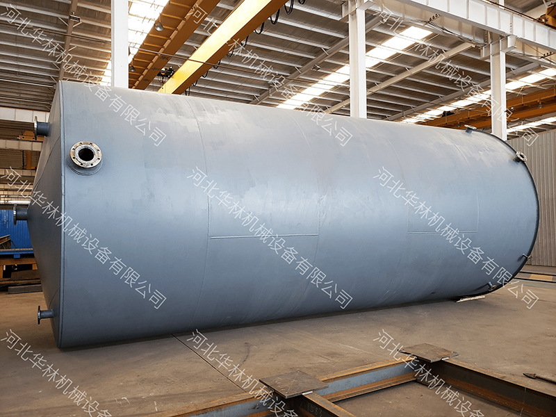 大型立式儲(chǔ)油罐